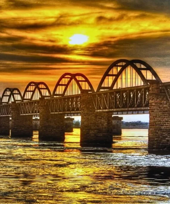 Hyderabad to Rajamundry taxi