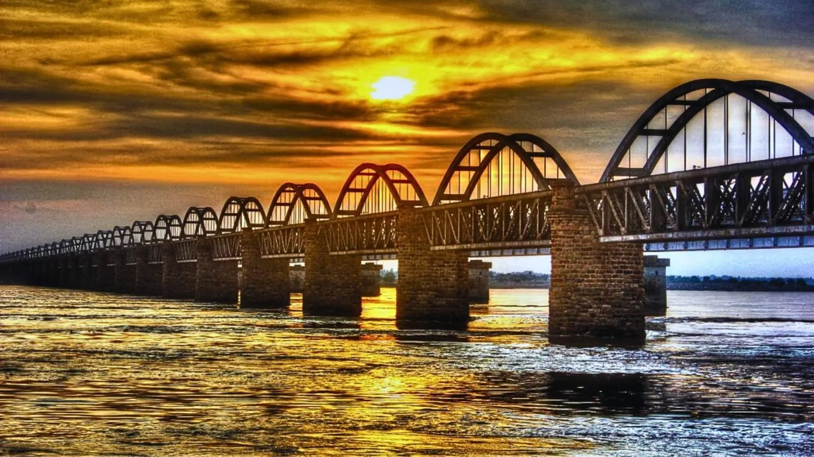 Hyderabad to Rajamundry taxi